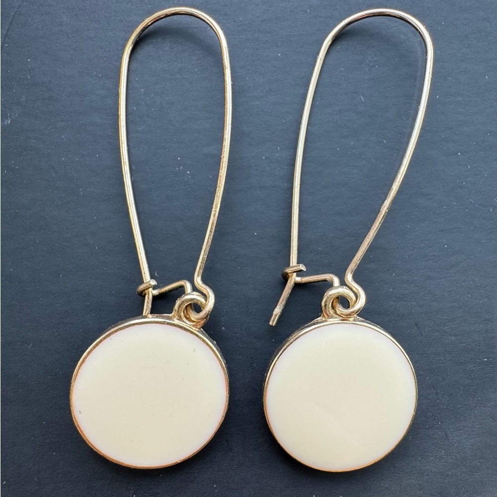 NEW Threader Dangle Earrings Gold Statement Earrings NWOT Circle Enamel Cream - Picture 1 of 3